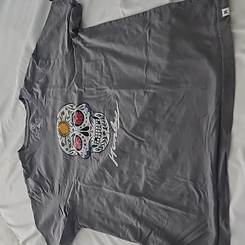 Hurley t-shirt